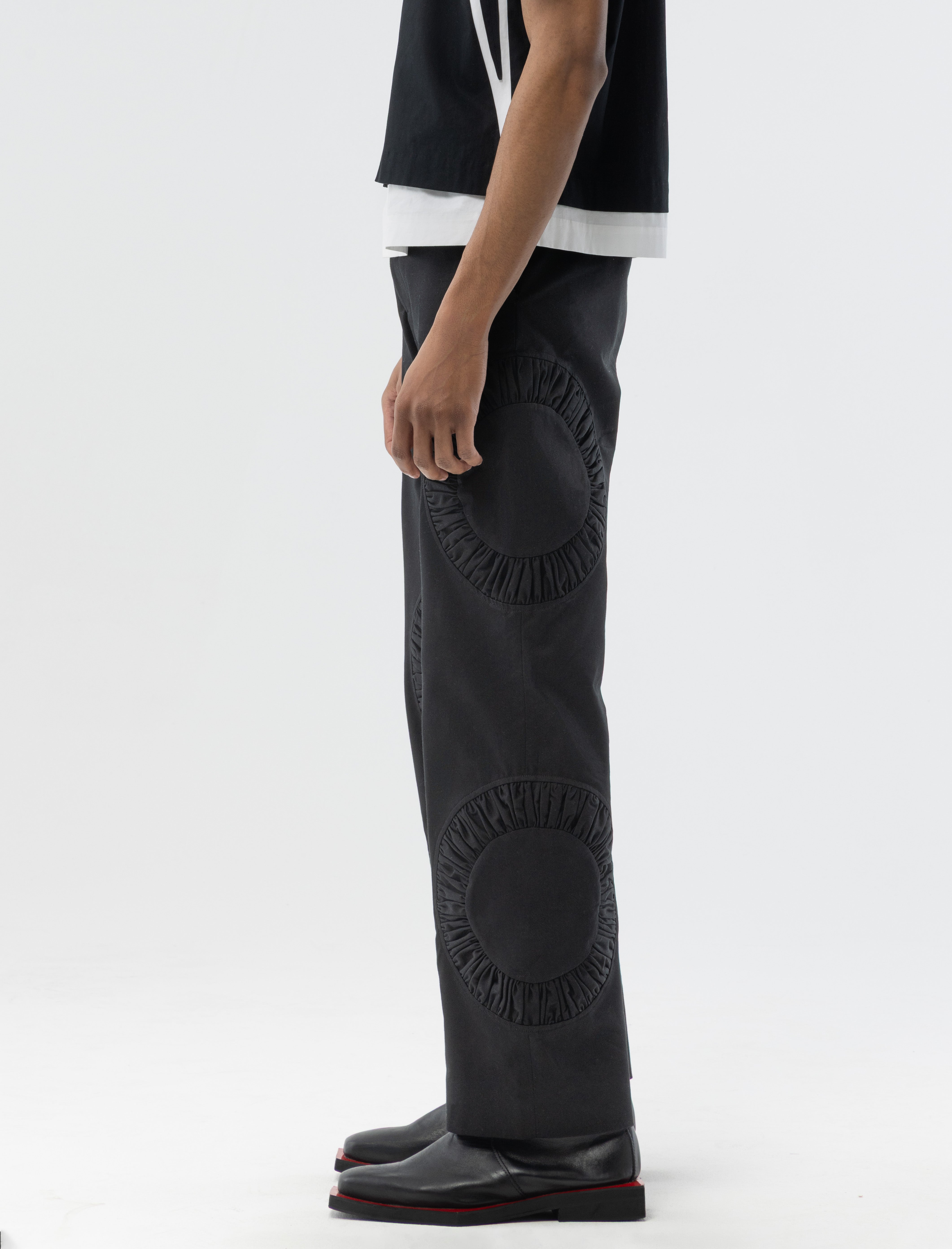 ANICRU Cotton Twill Chino Benny Pant in black, side view