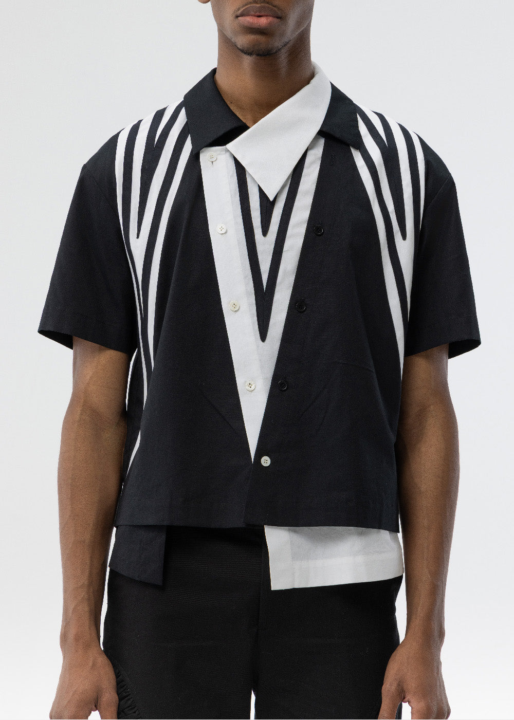 ANICRU Star Shirt in black and white, front view
